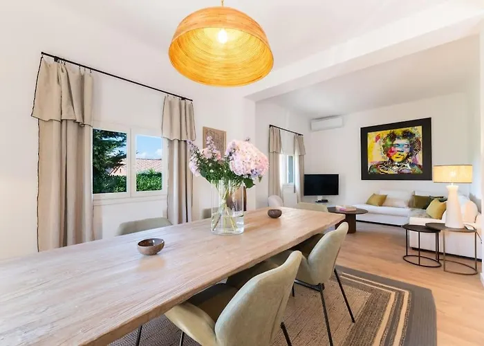 Villa Maison Tropézienne En Plein Centre Avec Jardin Et Piscine *