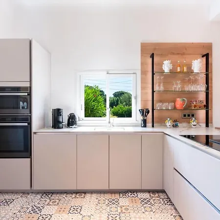 Maison Tropezienne En Plein Centre Avec Jardin Et Piscine ヴィラ サントロペ