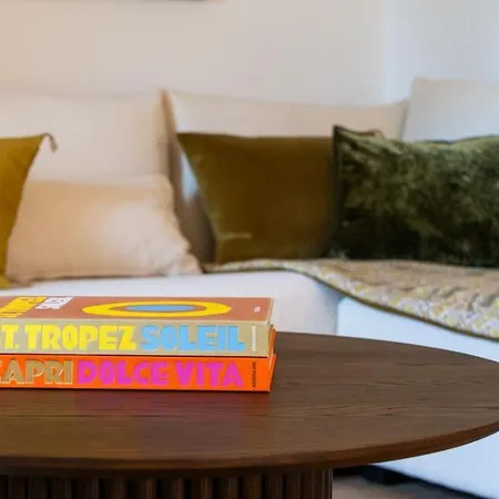 Maison Tropezienne En Plein Centre Avec Jardin Et Piscine ヴィラ *